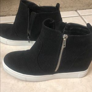 Black high wedge sneakers